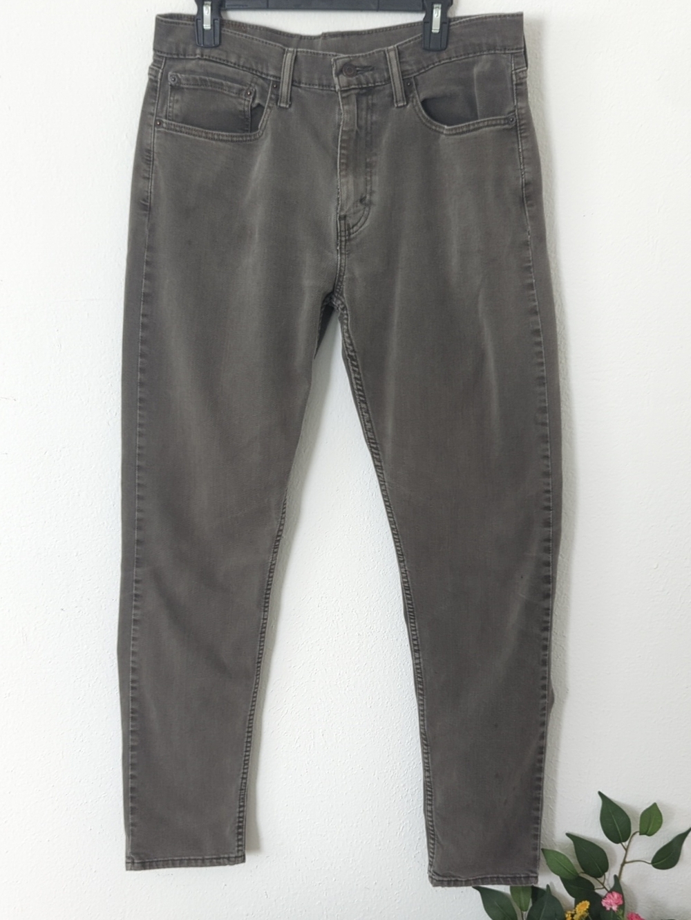 Levi's Men Jeans in Washed Gray 34x34